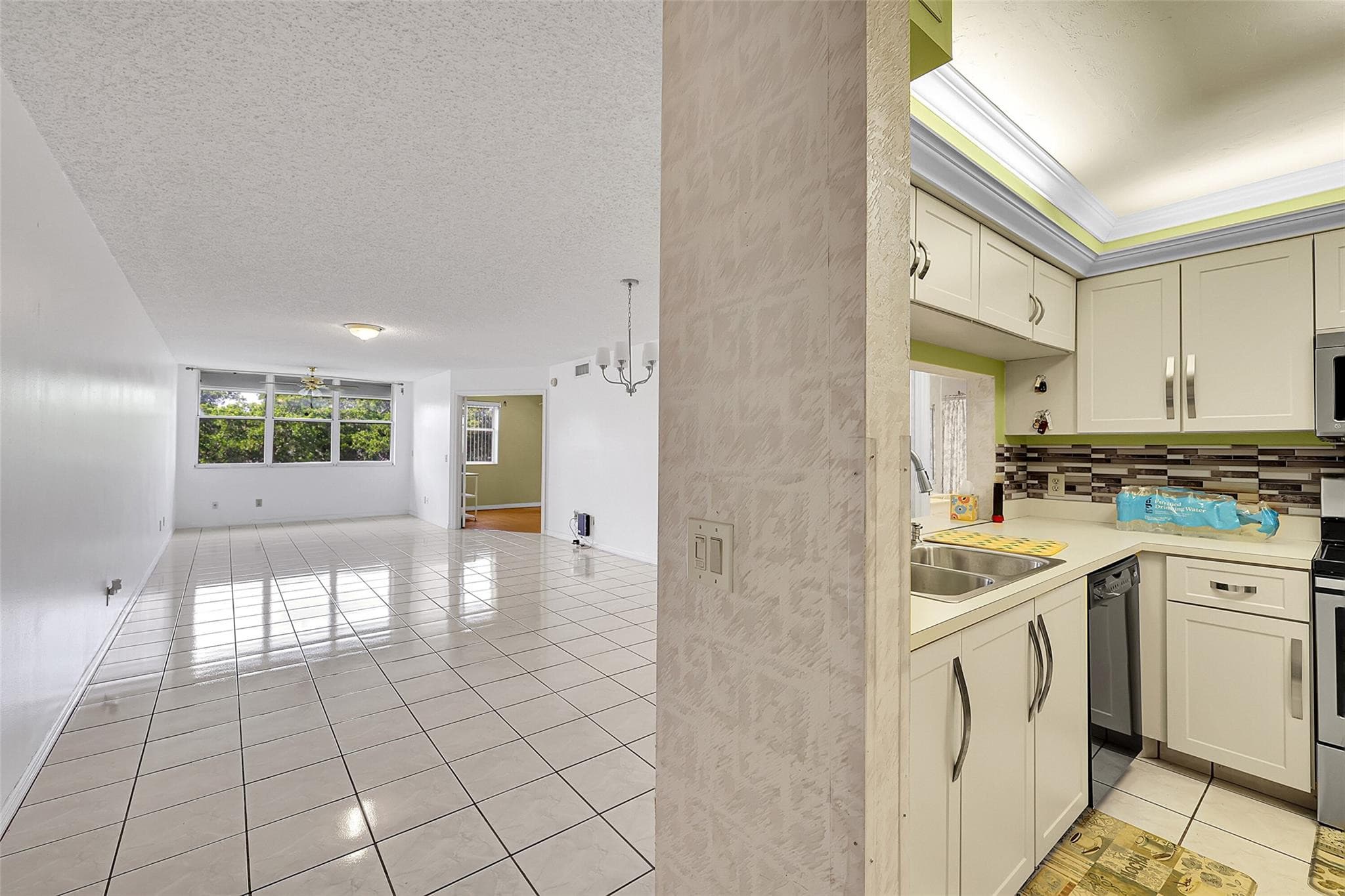 10369 NW 24th Place 402, Sunrise, FL 33322 — photo 3 of 43