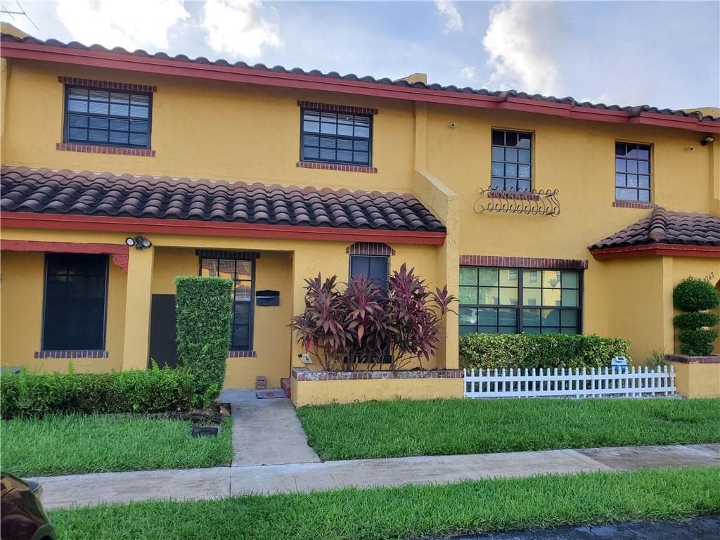 2743 NW 47th Terrace 604, Lauderdale Lakes, FL 33313 — photo 1 of 20