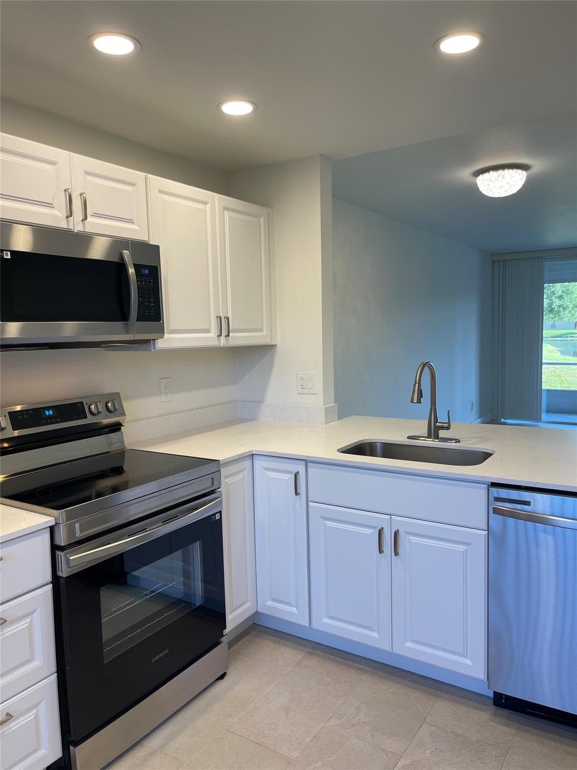 5890 NW 64th Avenue 103, Fort Lauderdale, FL 33319 — photo 5 of 27