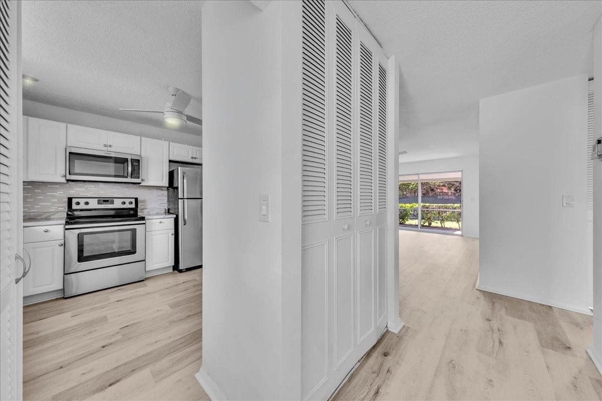 123 Amherst Lane 123, Lake Worth, FL 33467 — photo 5 of 38