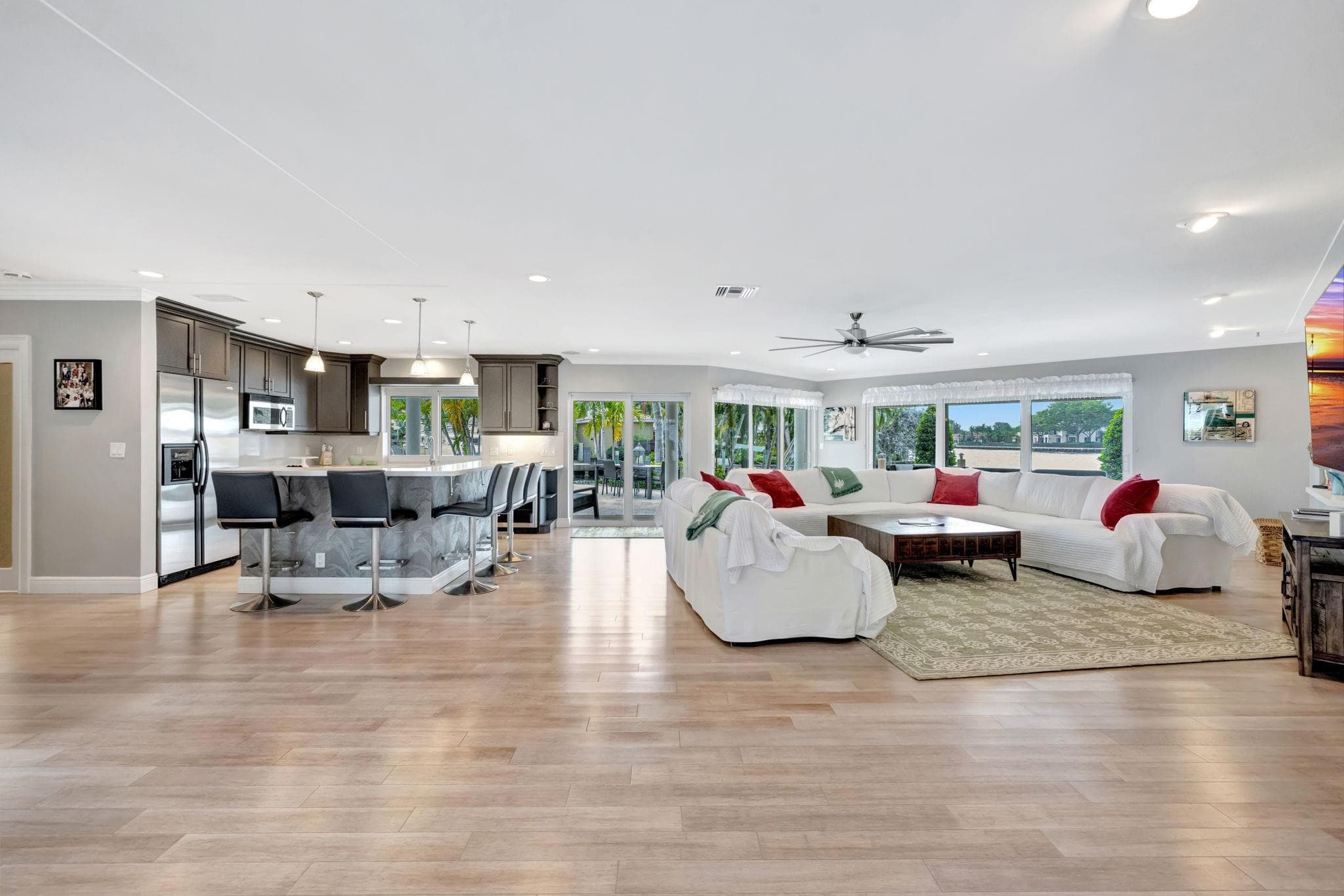 288 S Tradewinds Avenue, Lauderdale-By-The-Sea, FL 33308 — photo 8 of 65