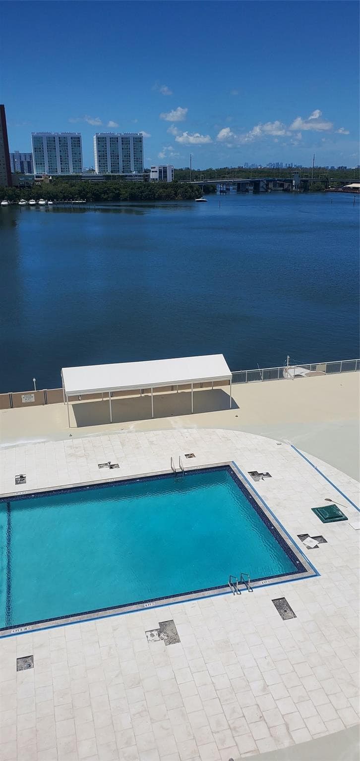 250 174th Street 819, Sunny Isles Beach, FL 33160 — photo 4 of 14