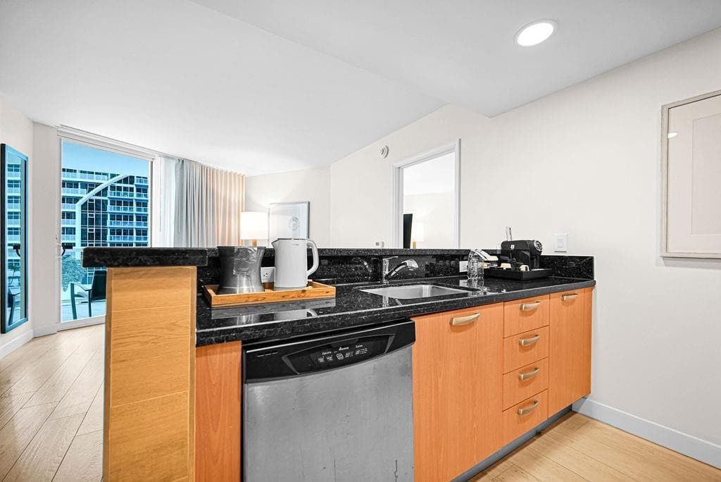 505 N Ft Lauderdale Beach Boulevard N 805, Fort Lauderdale, FL 33304 — photo 6 of 17