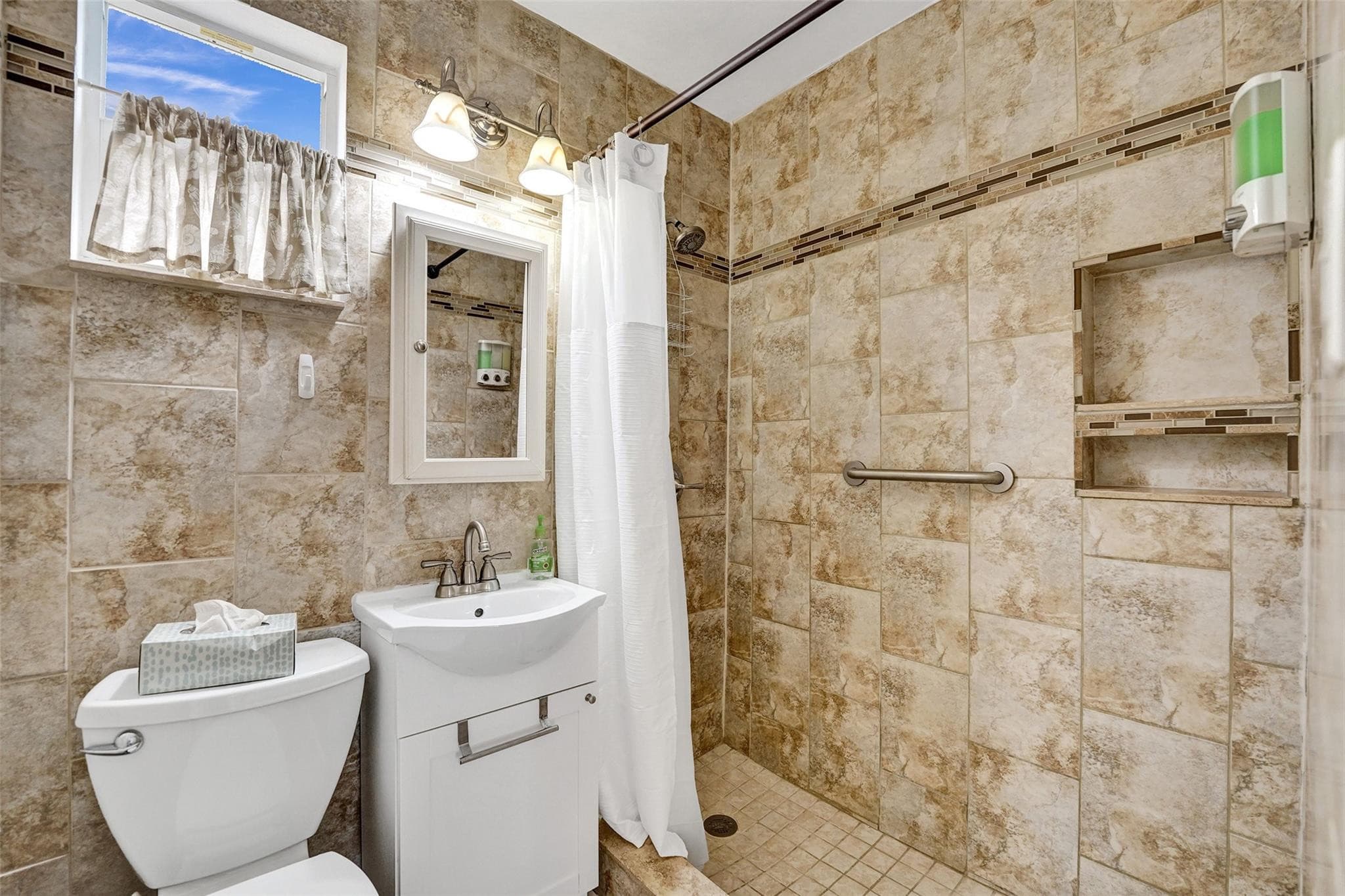 329 Connecticut Street 107, Hollywood, FL 33019 — photo 11 of 23