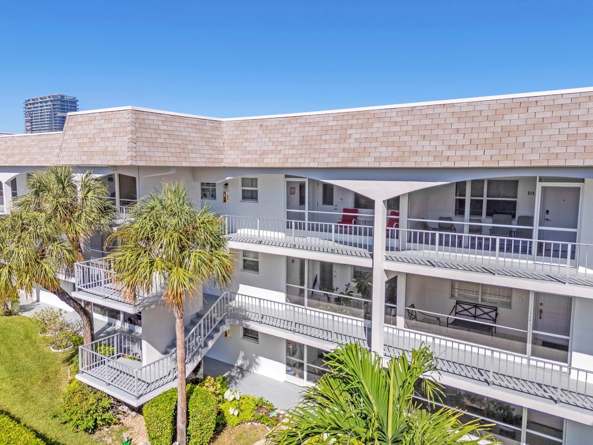 581 Blue Heron Drive 317-B, Hallandale Beach, FL 33009 — photo 30 of 49
