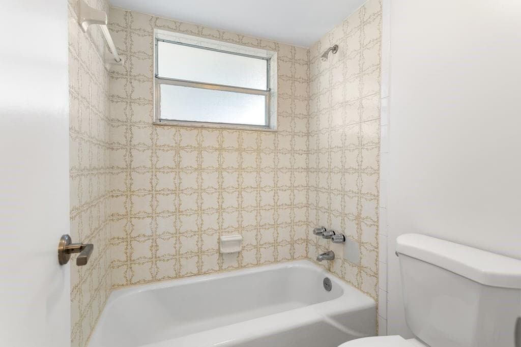 4090 NW 42nd Avenue 309, Lauderdale Lakes, FL 33319 — photo 20 of 27