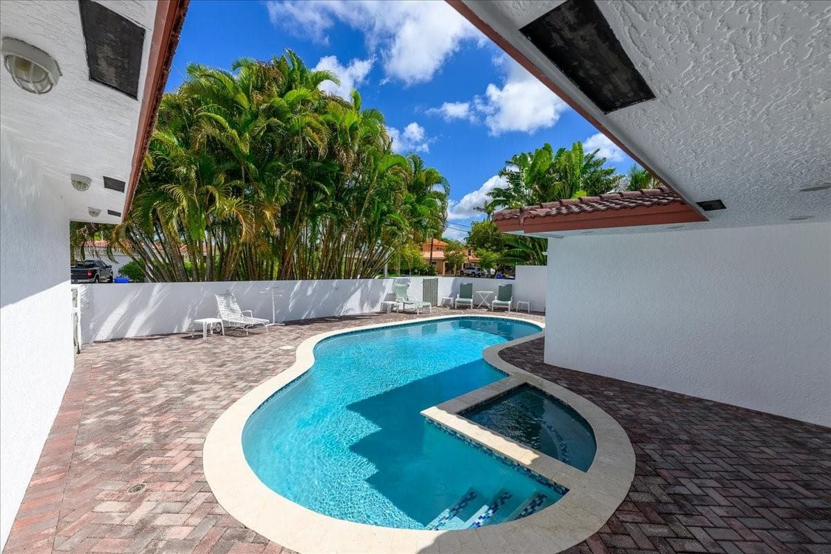 200 SE 11th Street, Pompano Beach, FL 33060 — photo 3 of 30