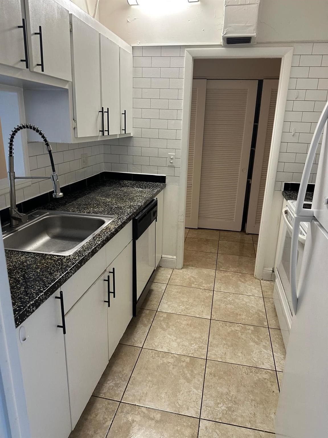 400 N Riverside Drive 102, Pompano Beach, FL 33062 — photo 2 of 20
