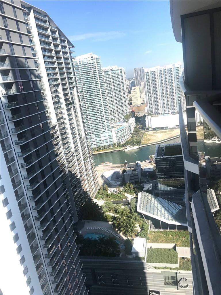 Condominium in Miami — photo 3 of 31