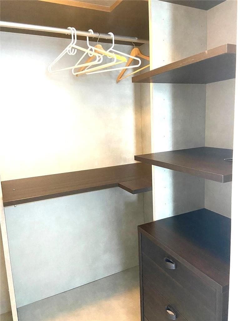 Condominium in Miami — photo 12 of 31