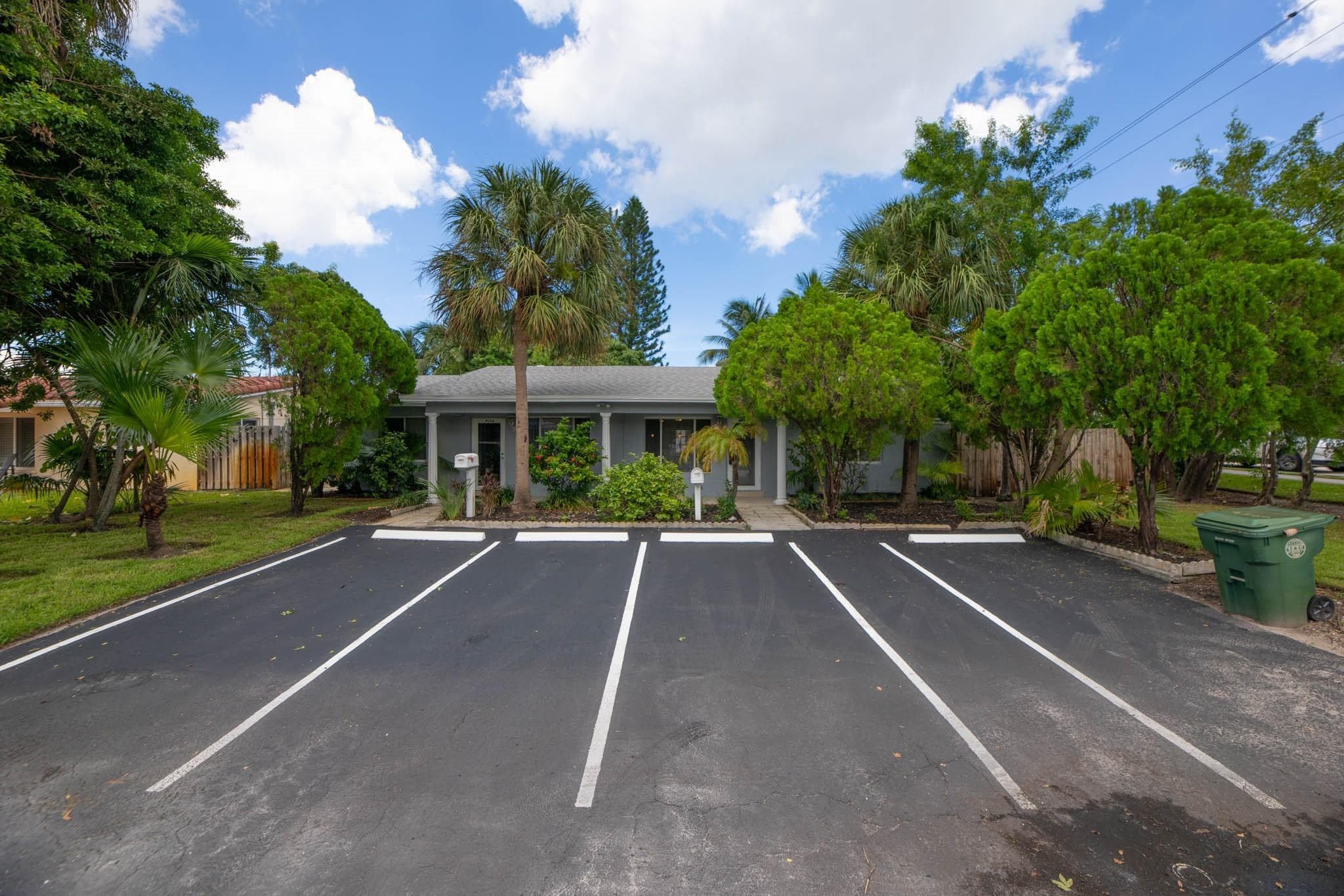 4500 NE 15th Avenue, Oakland Park, FL 33334 — photo 1 of 49