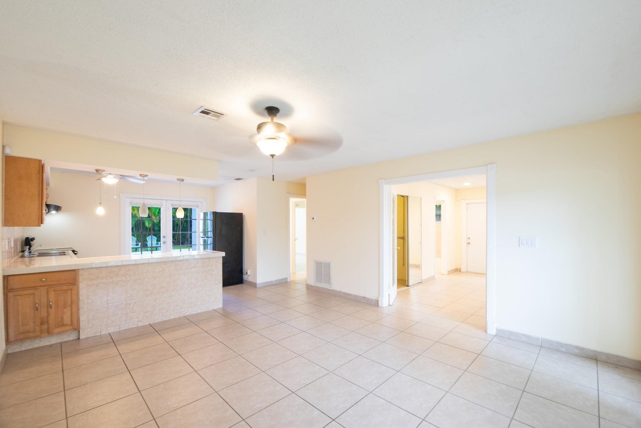 4500 NE 15th Avenue, Oakland Park, FL 33334 — photo 5 of 49