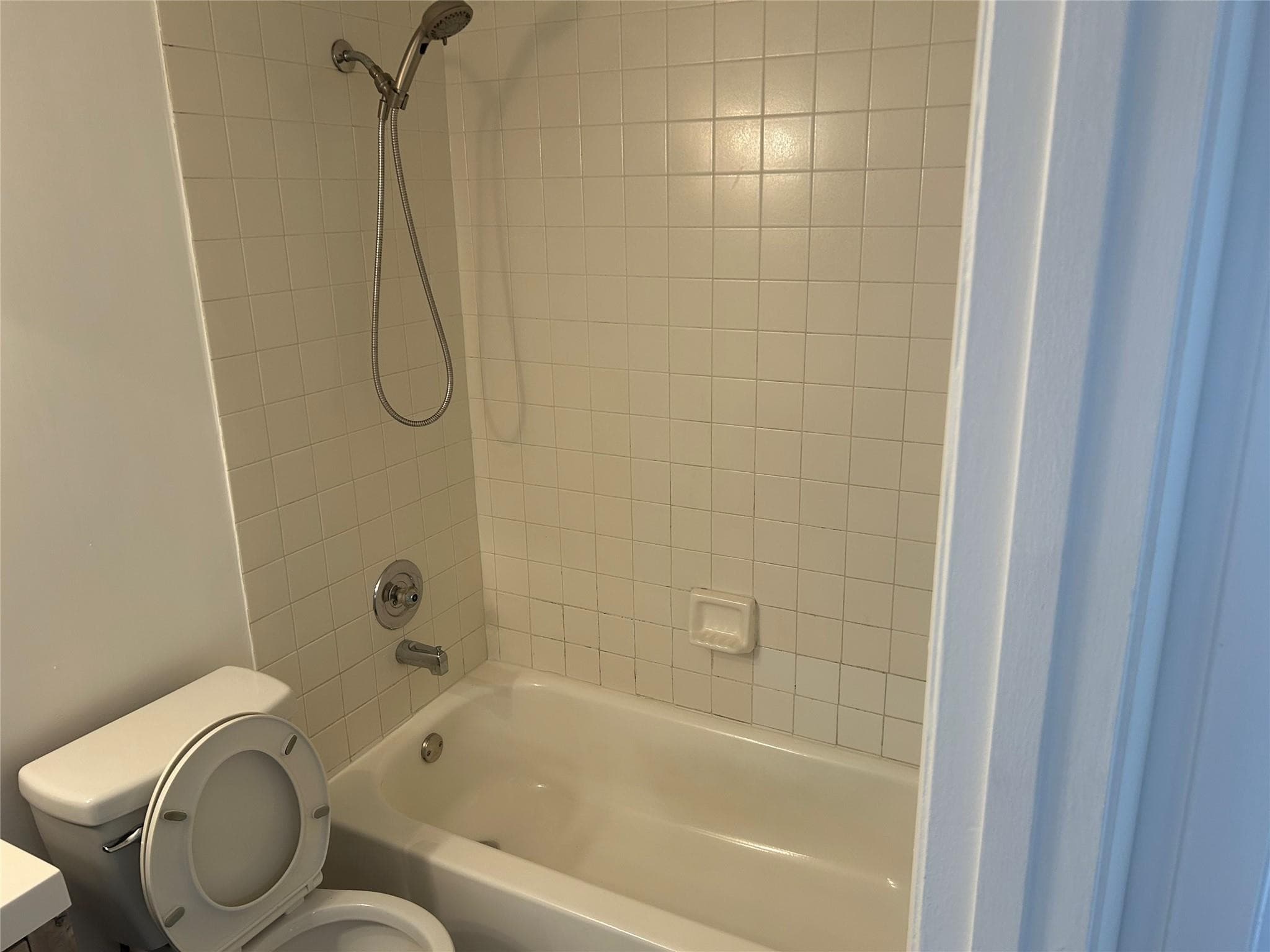 871 NE 207th Terrace 102, Miami, FL 33179 — photo 16 of 21