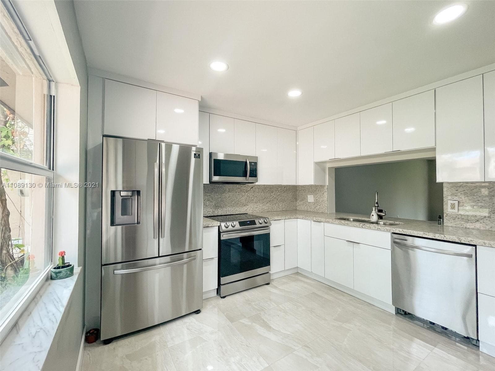 228 Lakeside Circle 228, Sunrise, FL 33326 — photo 6 of 18