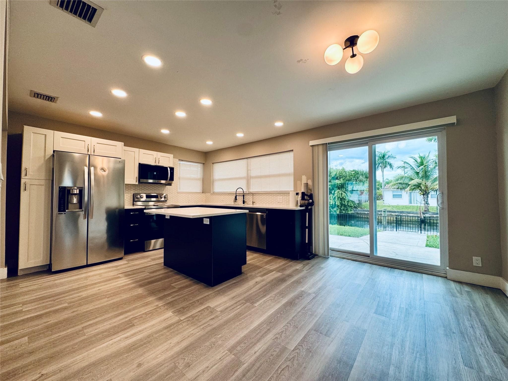 1871 NW 31st Court, Oakland Park, FL 33309 — photo 8 of 36