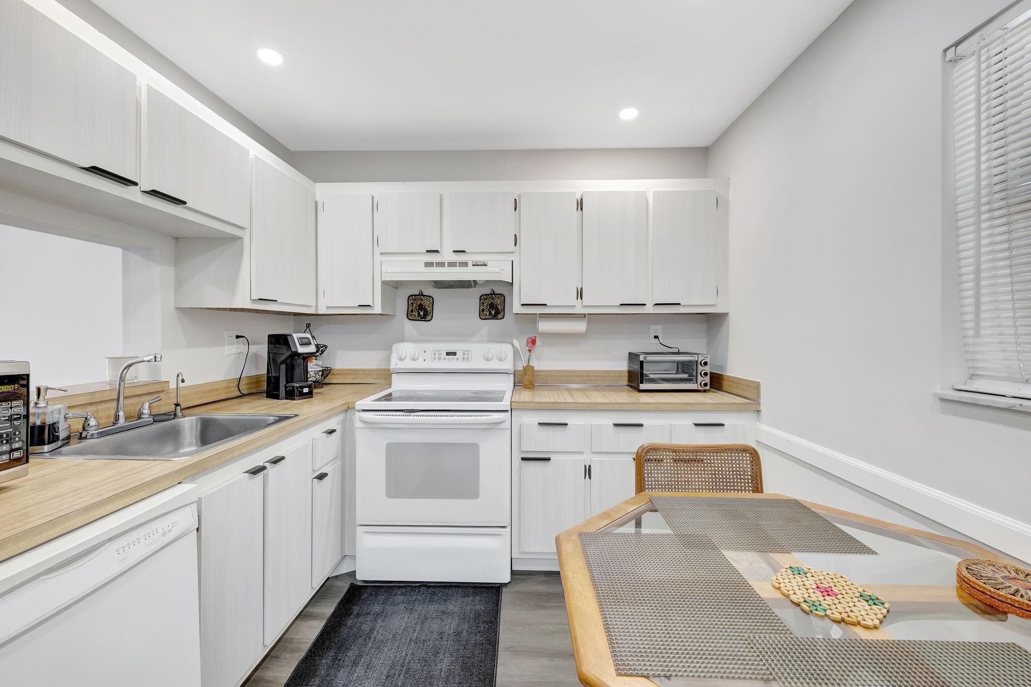 2800 Somerset Drive 218j, Lauderdale Lakes, FL 33311 — photo 11 of 29