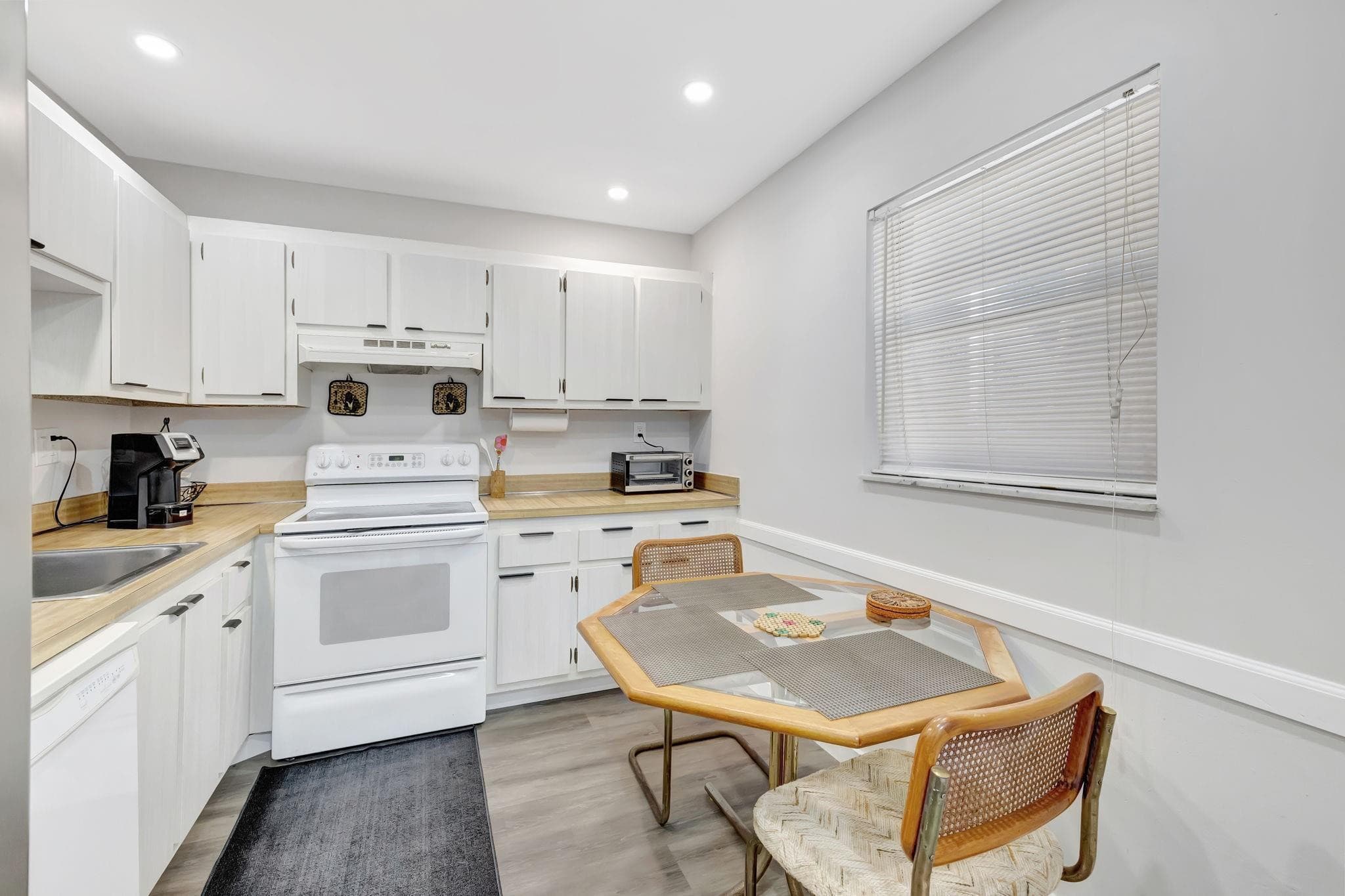 2800 Somerset Drive 218j, Lauderdale Lakes, FL 33311 — photo 12 of 29