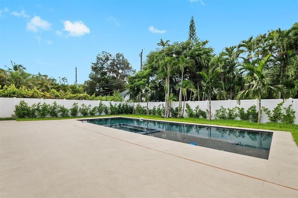 607 NE 17th Avenue, Fort Lauderdale, FL 33304 — photo 10 of 13