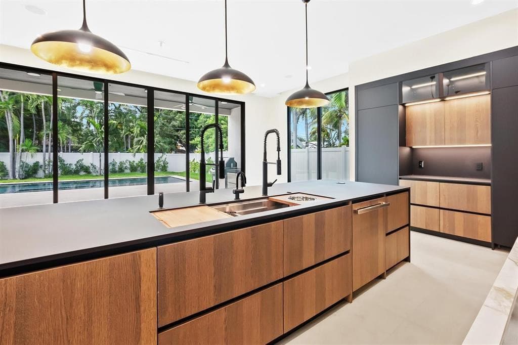 607 NE 17th Avenue, Fort Lauderdale, FL 33304 — photo 12 of 13