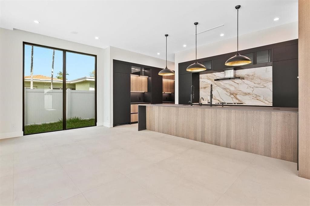 607 NE 17th Avenue, Fort Lauderdale, FL 33304 — photo 13 of 13