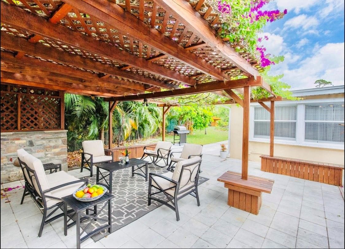 279 Hach Lane, West Palm Beach, FL 33415 — photo 2 of 61