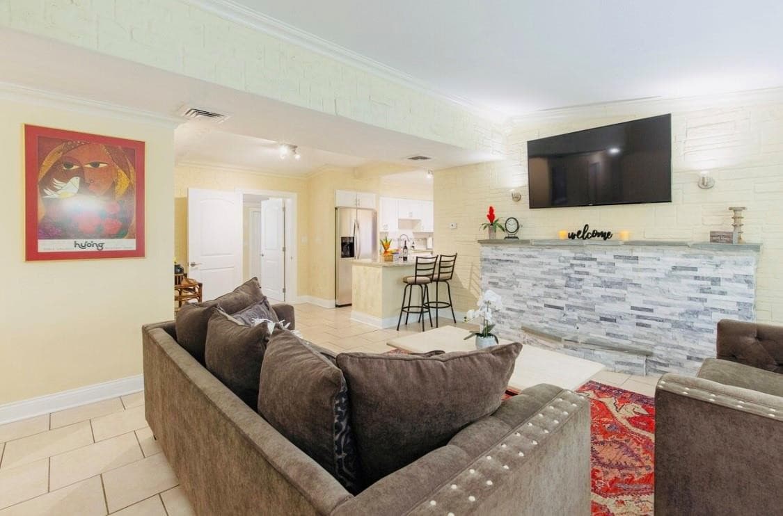 279 Hach Lane, West Palm Beach, FL 33415 — photo 4 of 37