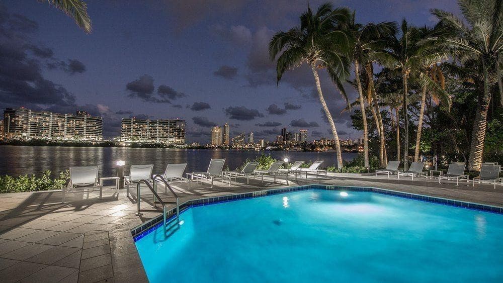 3215 NE 184th Street 14403, North Miami Beach, FL 33160 — photo 18 of 23