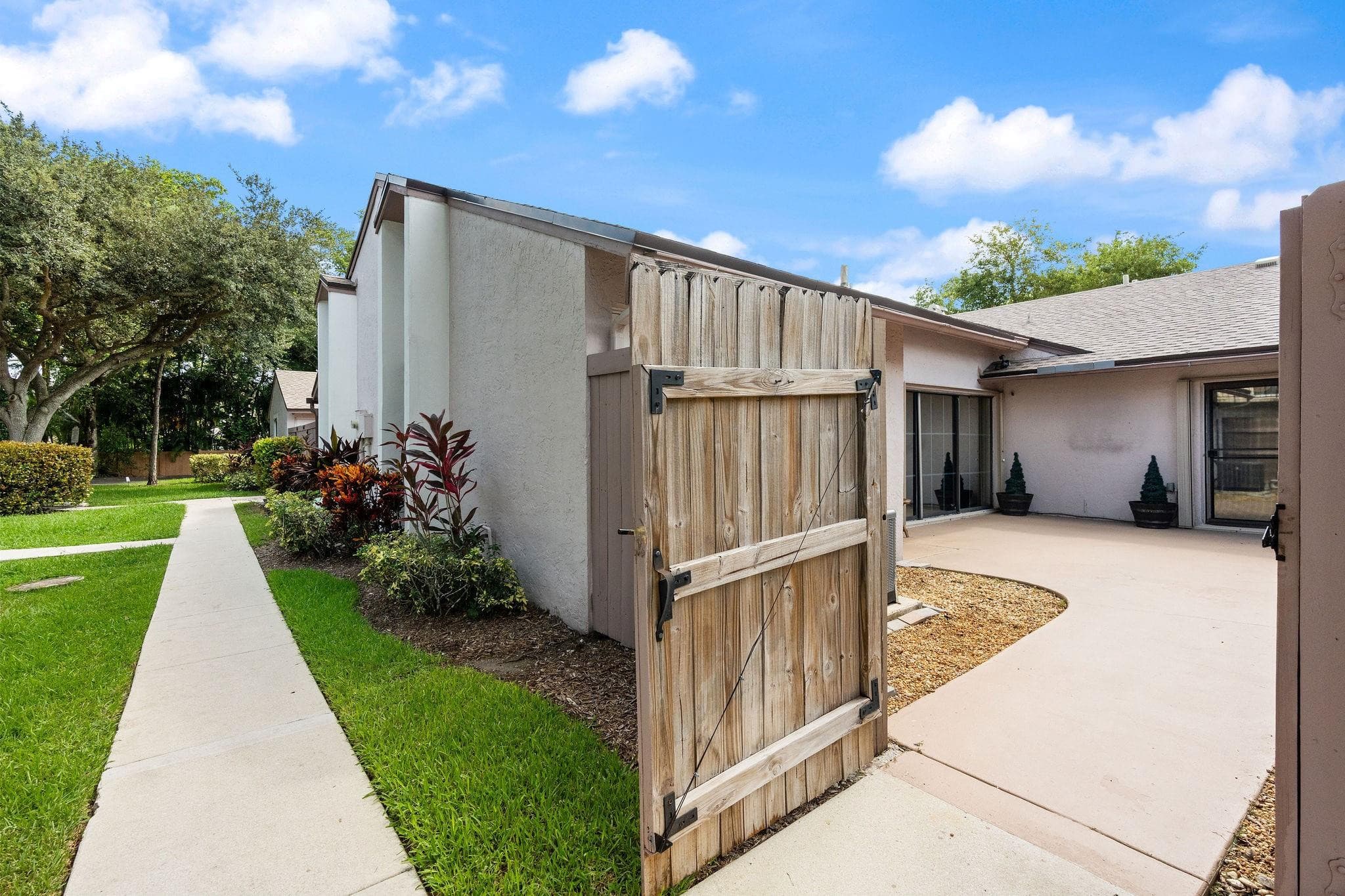 151 NW 115th Avenue 405, Plantation, FL 33325 — photo 25 of 33