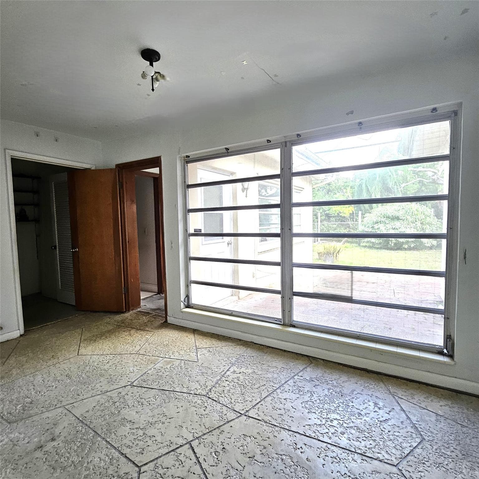 370 NW 65th Avenue, Plantation, FL 33317 — photo 4 of 10