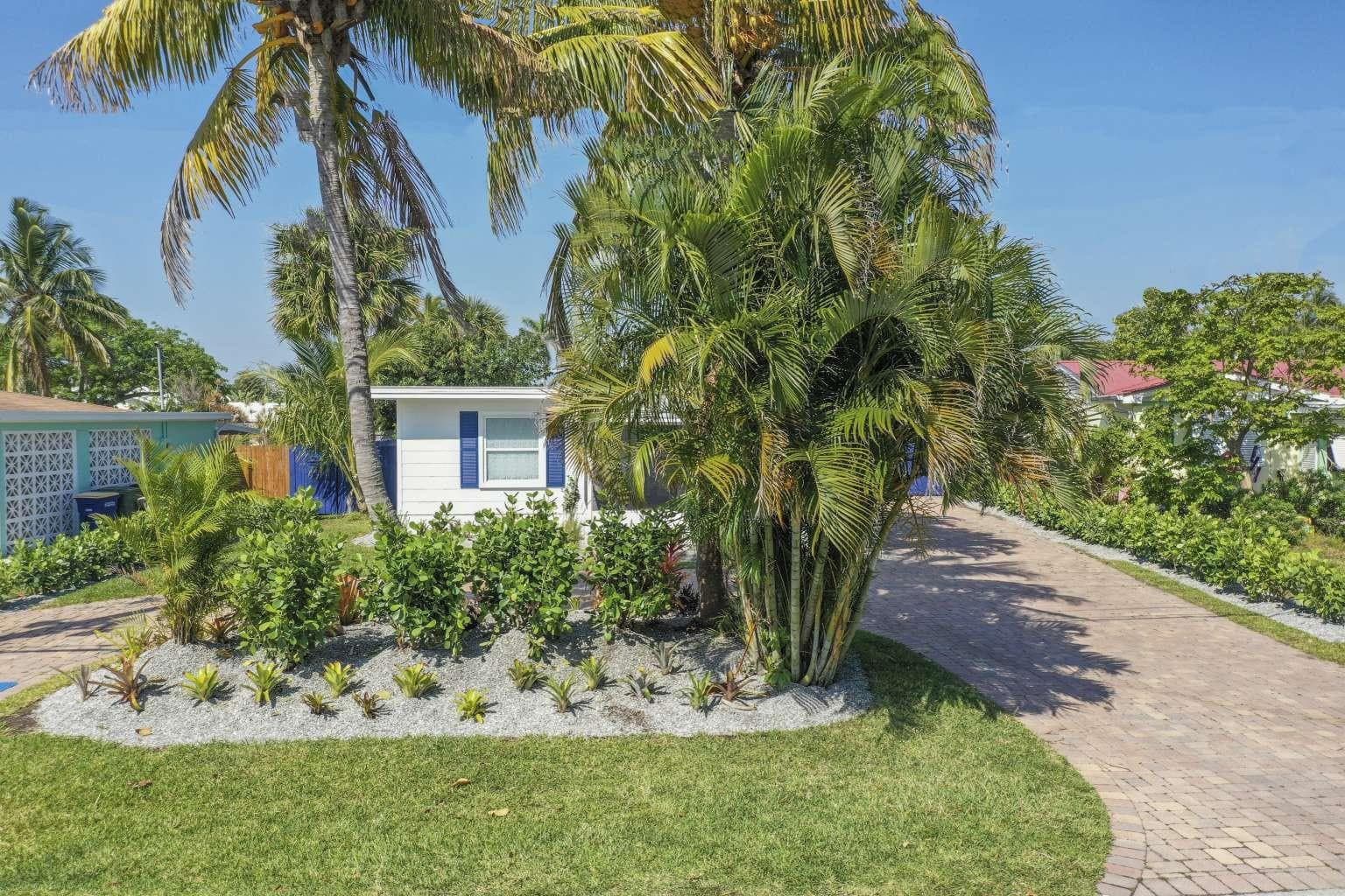 307 Granada Street, Fort Pierce, FL 34949 — photo 3 of 35