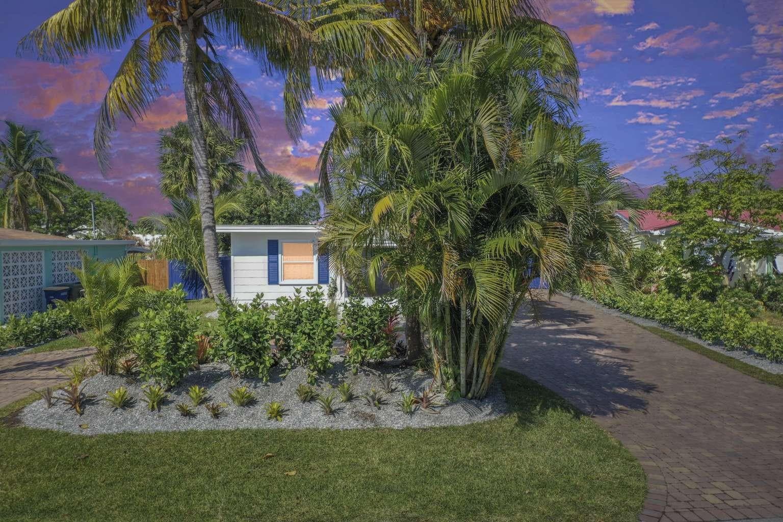 307 Granada Street, Fort Pierce, FL 34949 — photo 4 of 35
