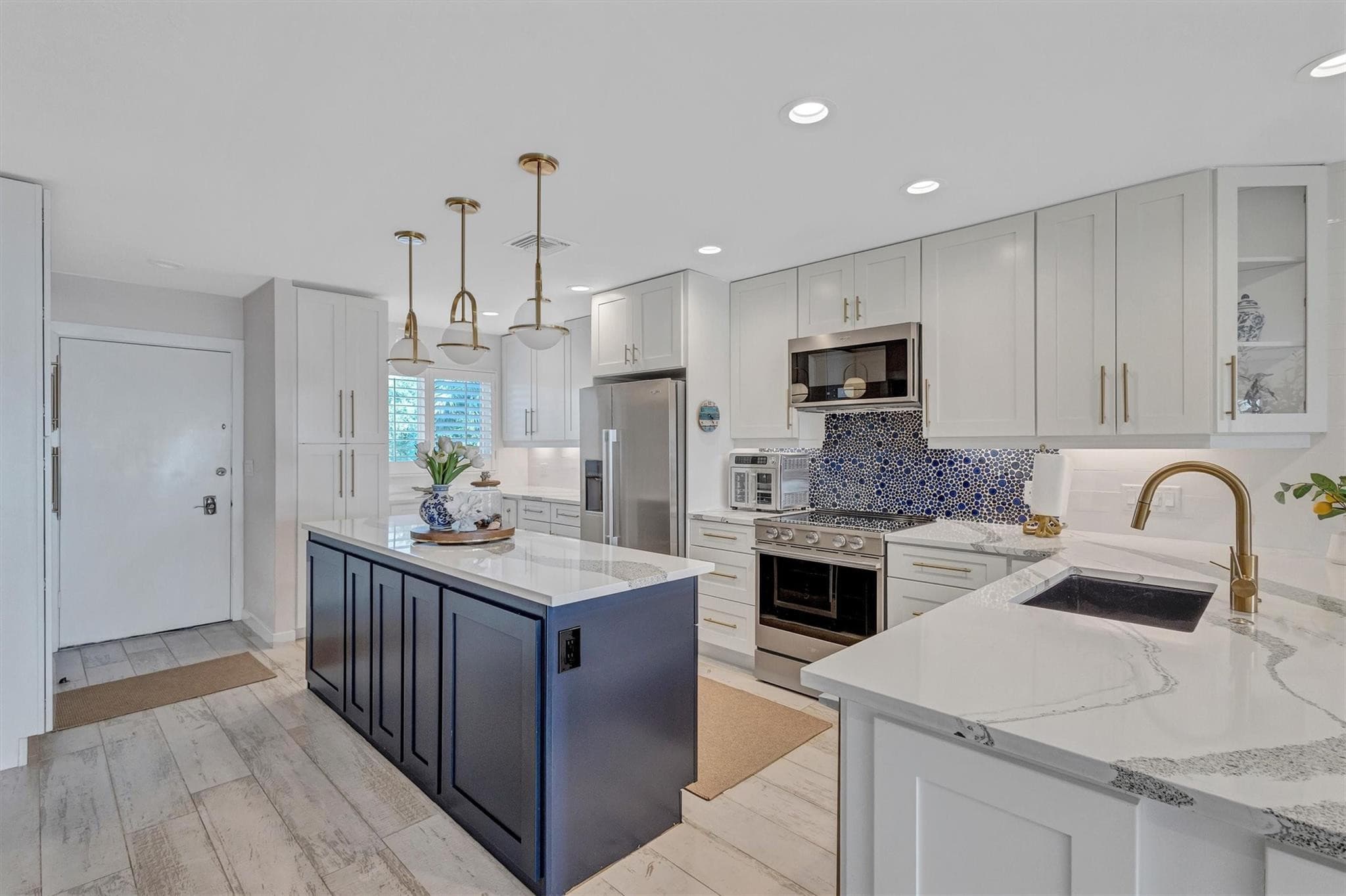 7125 Gulf Of Mexico 22, Longboat Key, FL 34228 — photo 10 of 48
