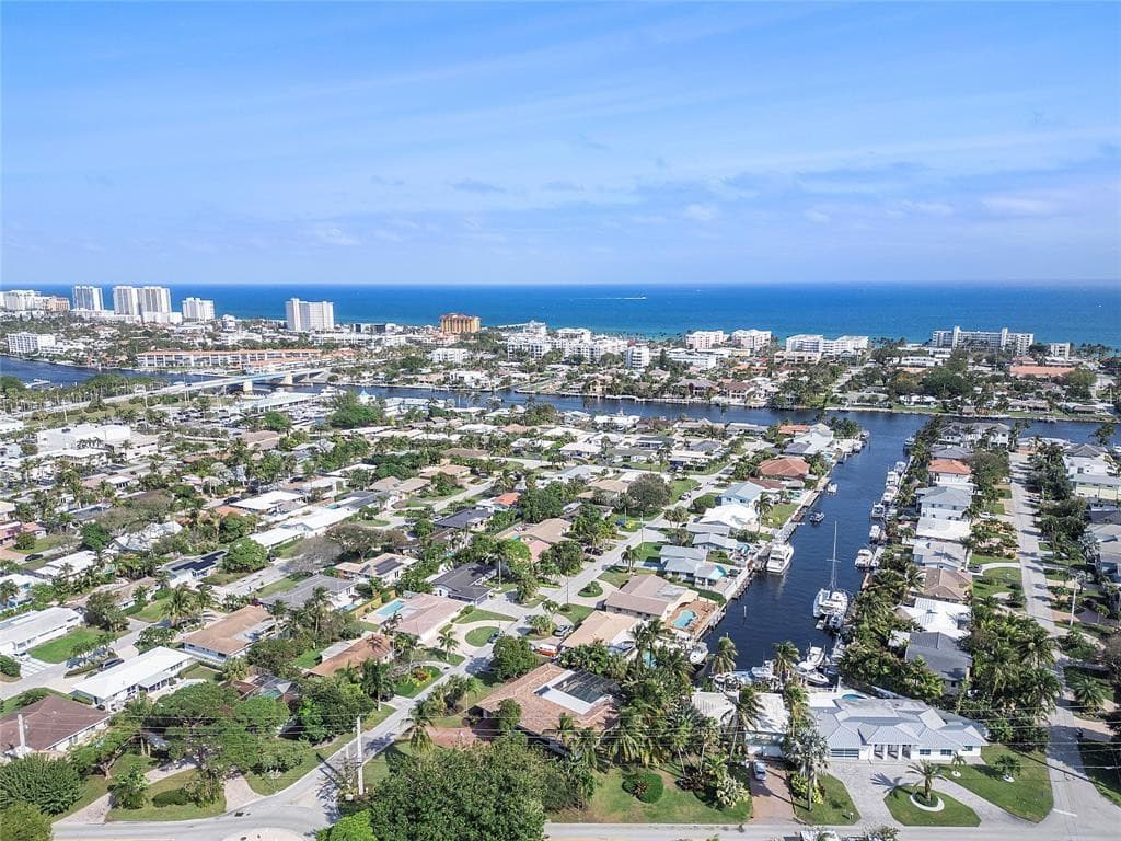 556 SE 15th Avenue, Deerfield Beach, FL 33441 — photo 2 of 42
