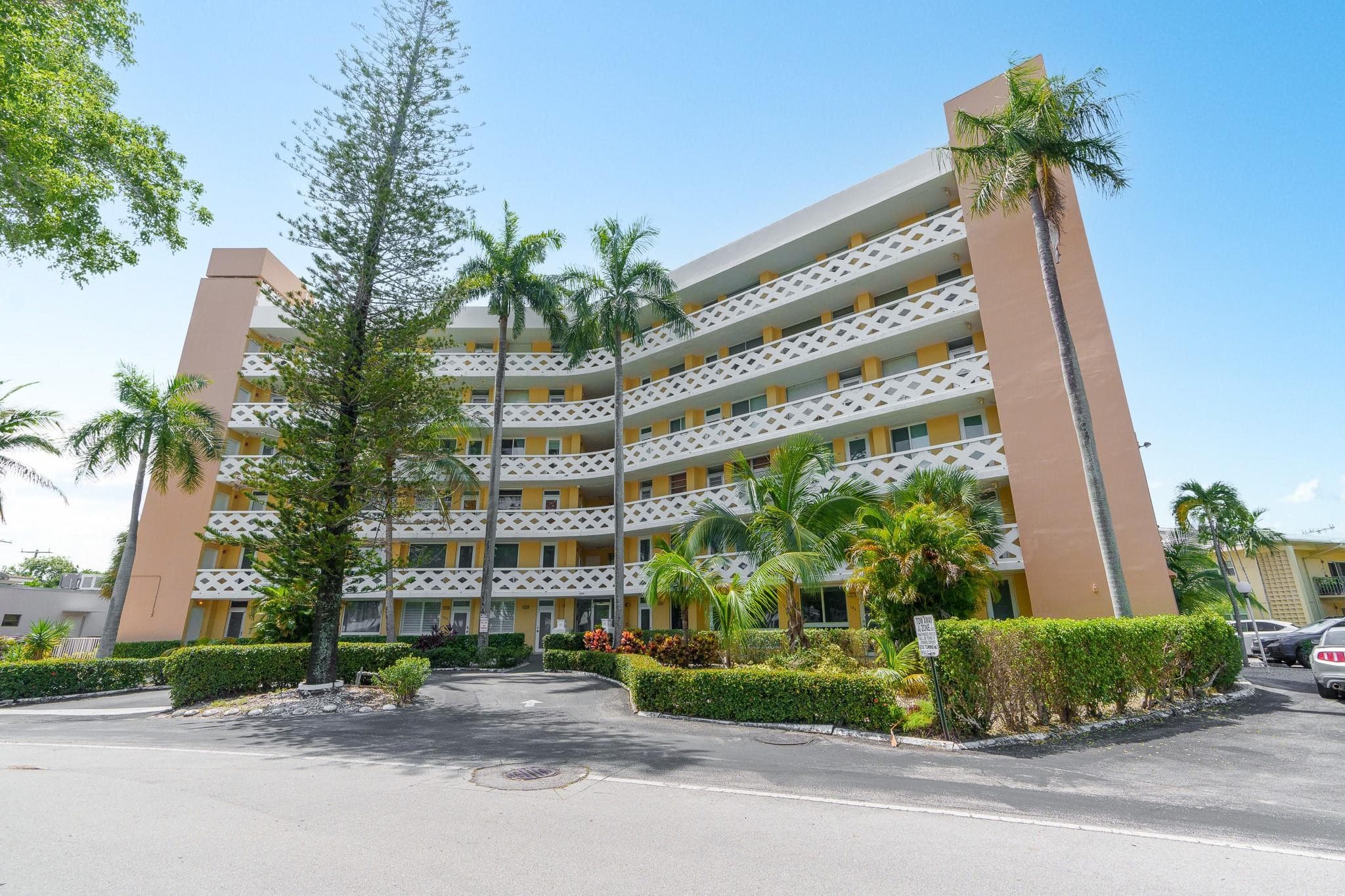 2400 NE 9th Street 501, Fort Lauderdale, FL 33304 — photo 42 of 47