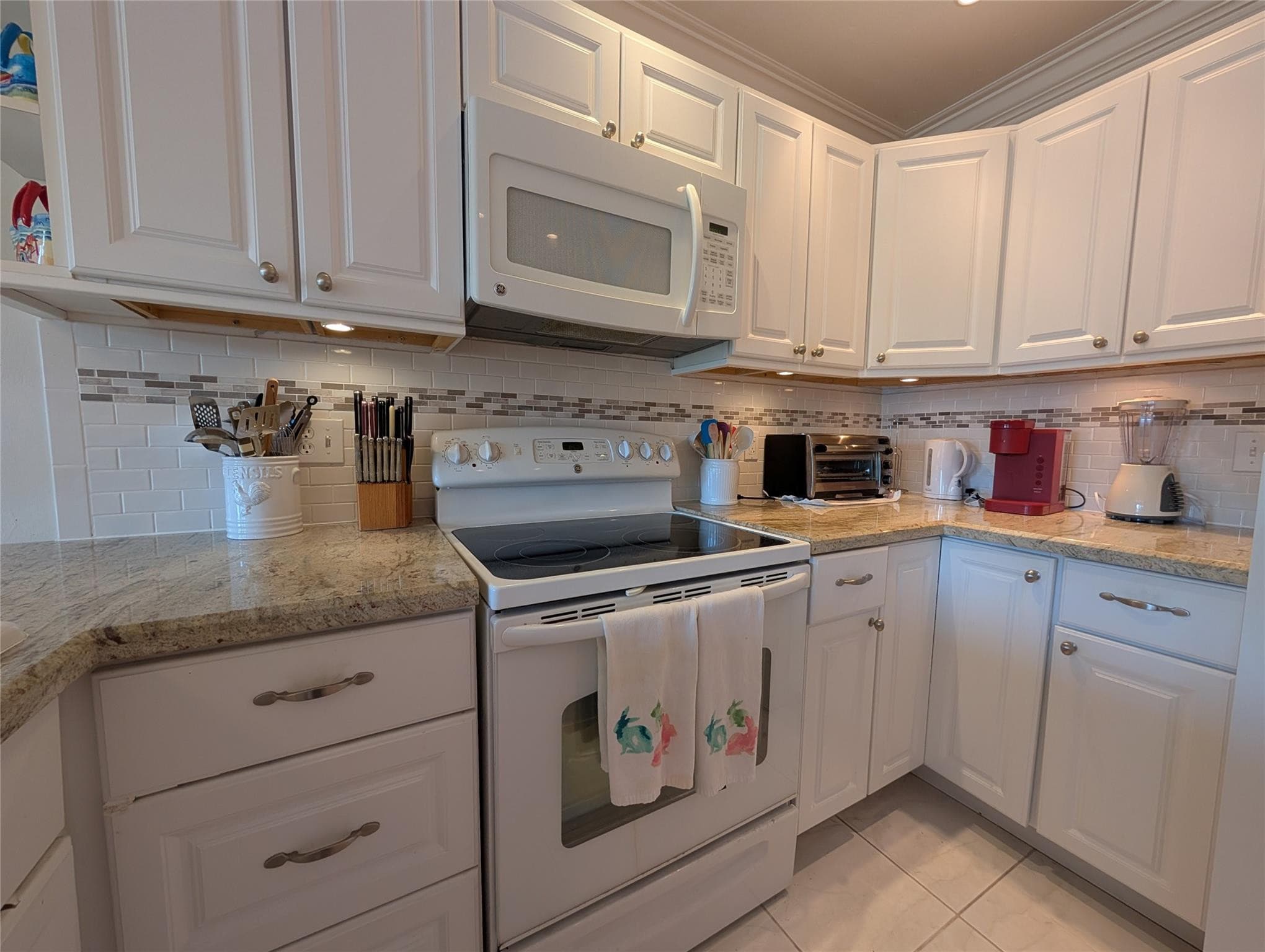 2808 NE 33rd Court 101, Fort Lauderdale, FL 33306 — photo 6 of 42