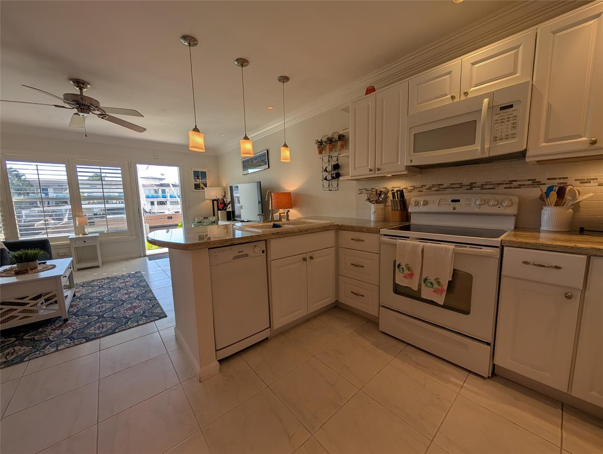 2808 NE 33rd Court 101, Fort Lauderdale, FL 33306 — photo 16 of 42