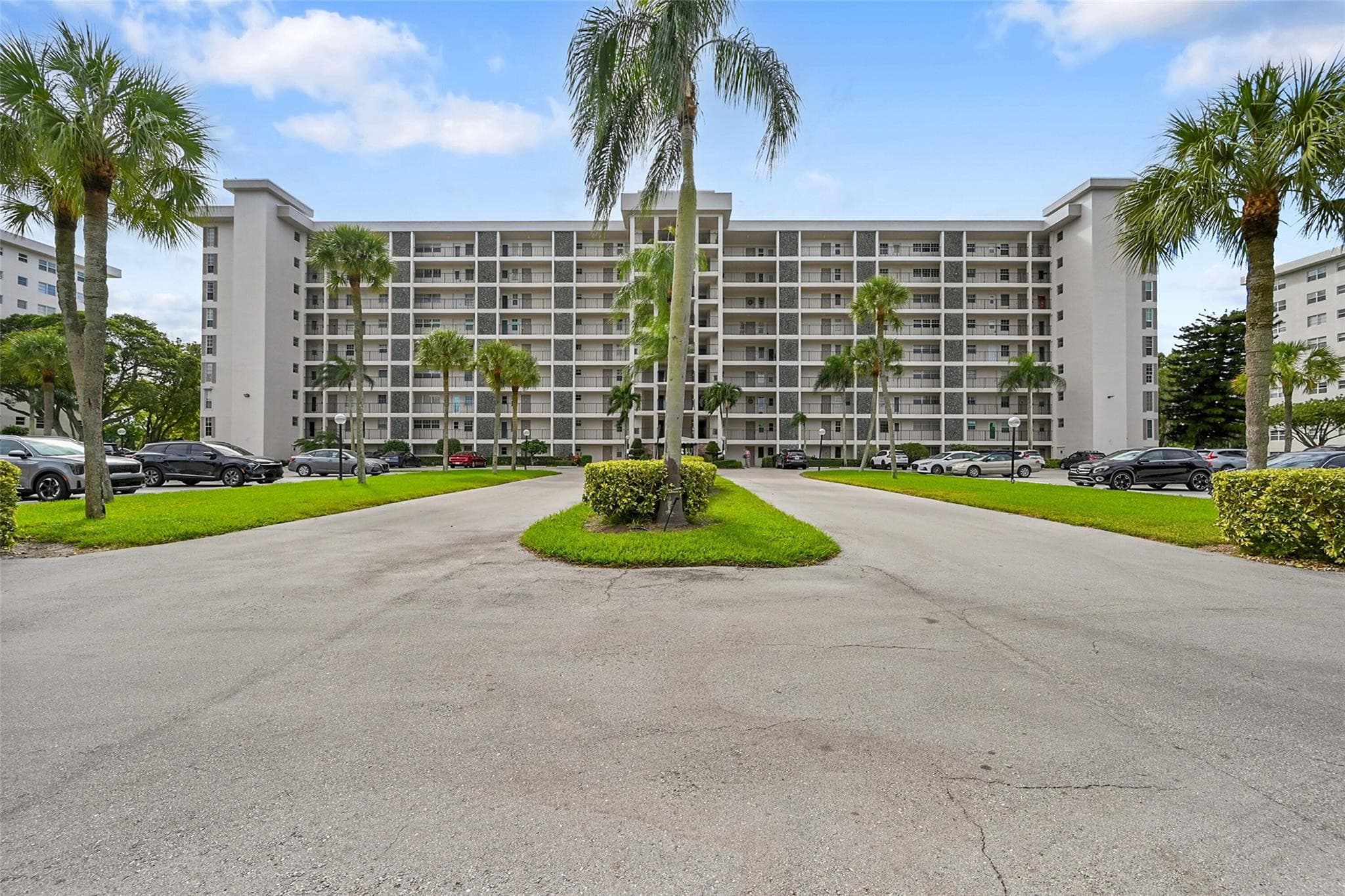 3100 N Palm Aire Drive 606, Pompano Beach, FL 33069 — photo 1 of 67