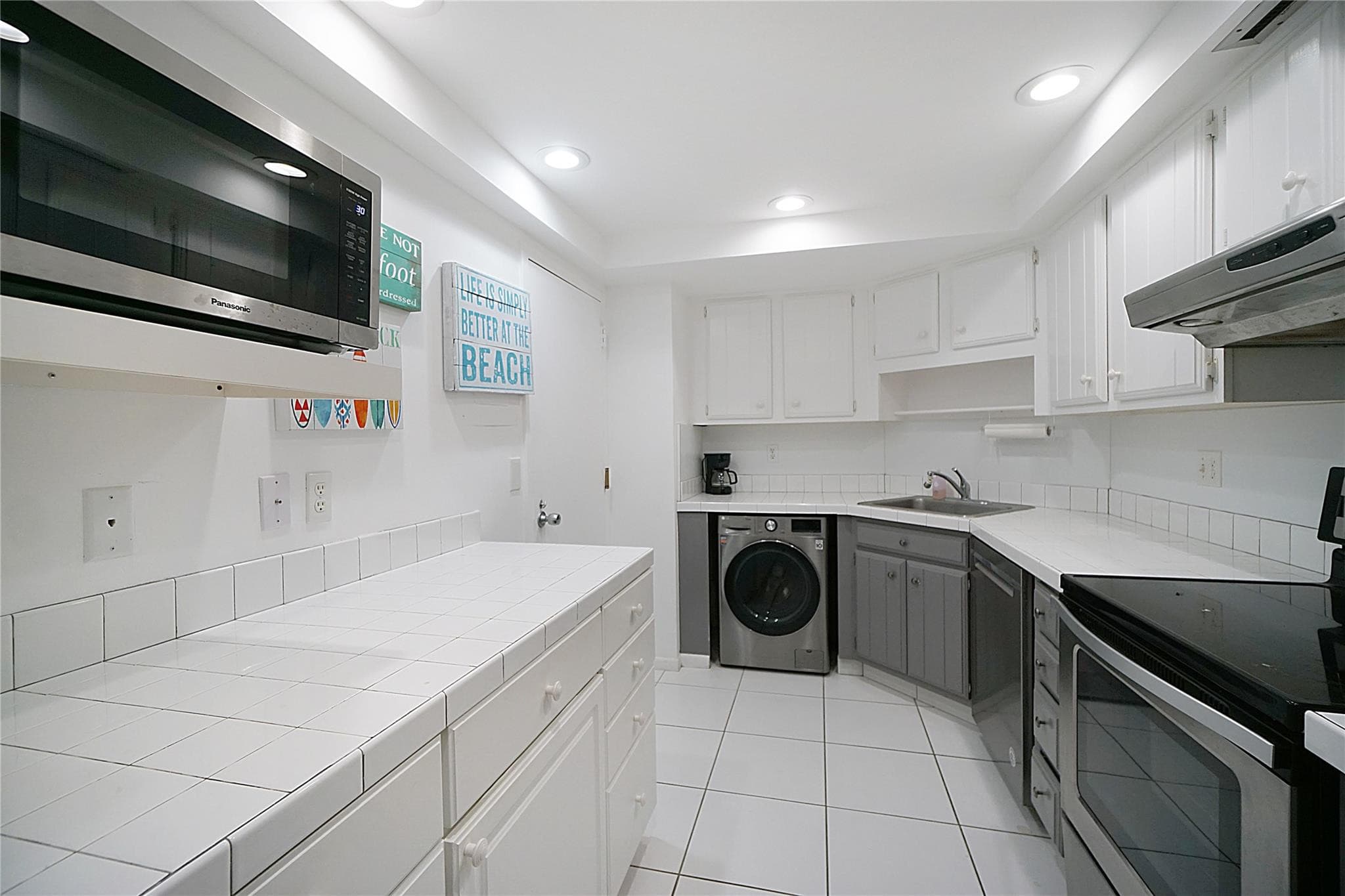 2400 Presidential Way 502, West Palm Beach, FL 33401 — photo 5 of 28