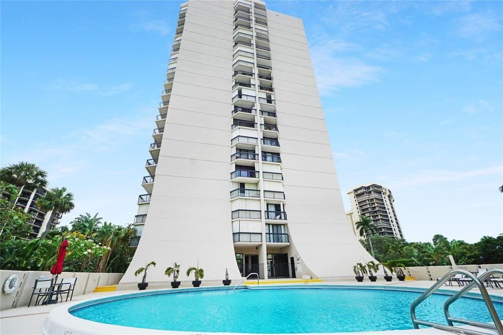 2400 Presidential Way 502, West Palm Beach, FL 33401 — photo 19 of 28