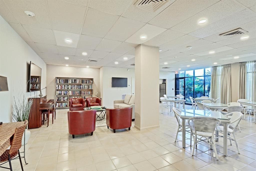 2400 Presidential Way 502, West Palm Beach, FL 33401 — photo 28 of 28