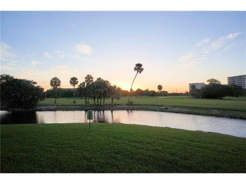 565 Oaks Lane 103, Pompano Beach, FL 33069 — photo 5 of 41