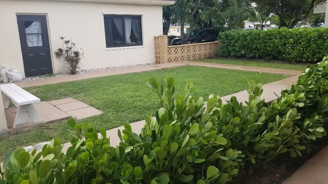 803 NE 8th Street, Hallandale Beach, FL 33009 — photo 8 of 39