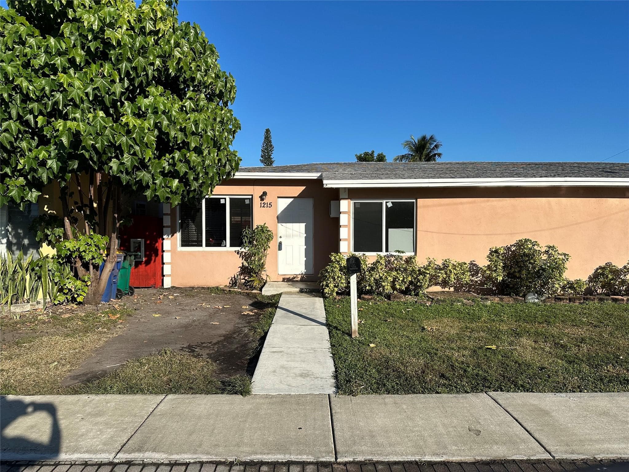 1213-1217 SW 3rd Avenue 1215, Dania Beach, FL 33004 — photo 2 of 8