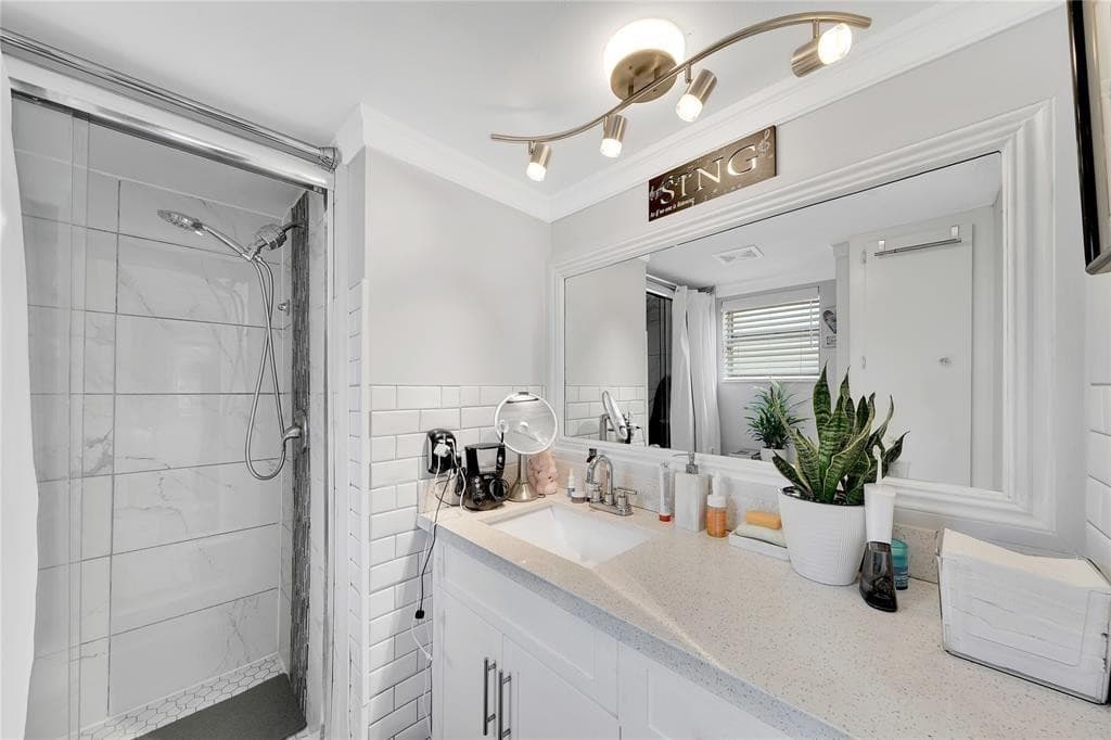 9281 Sunrise Lakes Boulevard 212, Sunrise, FL 33322 — photo 16 of 32