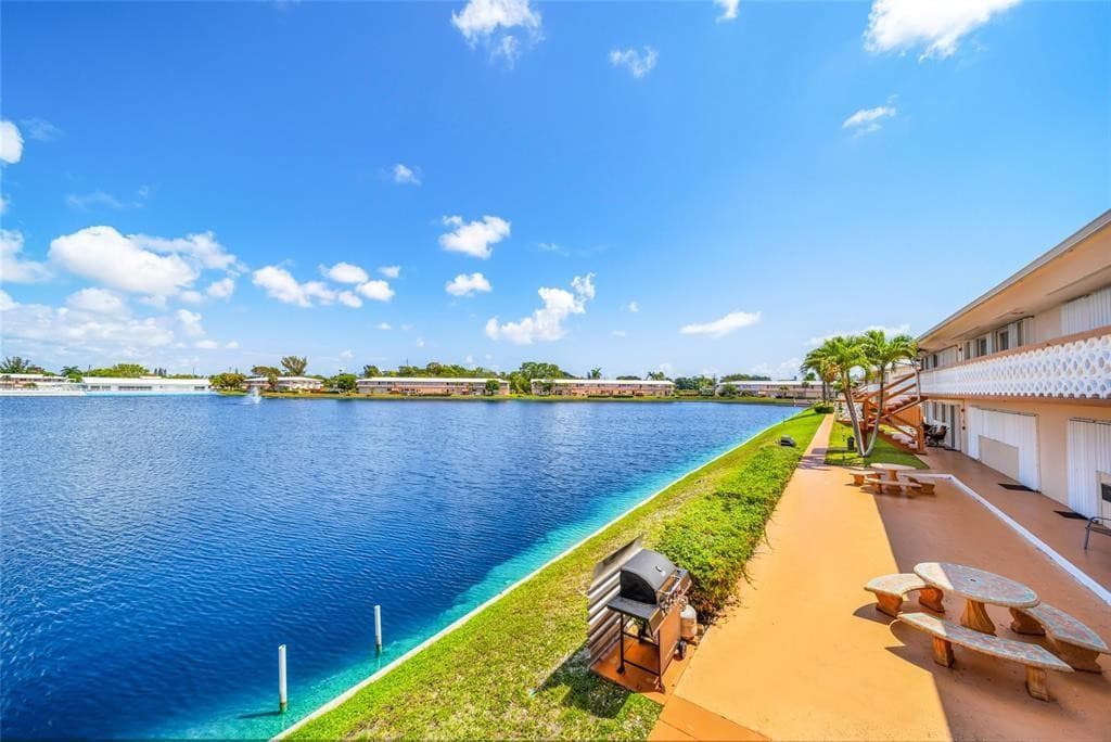 1015 SW 11th Avenue 14K, Hallandale Beach, FL 33009 — photo 22 of 39