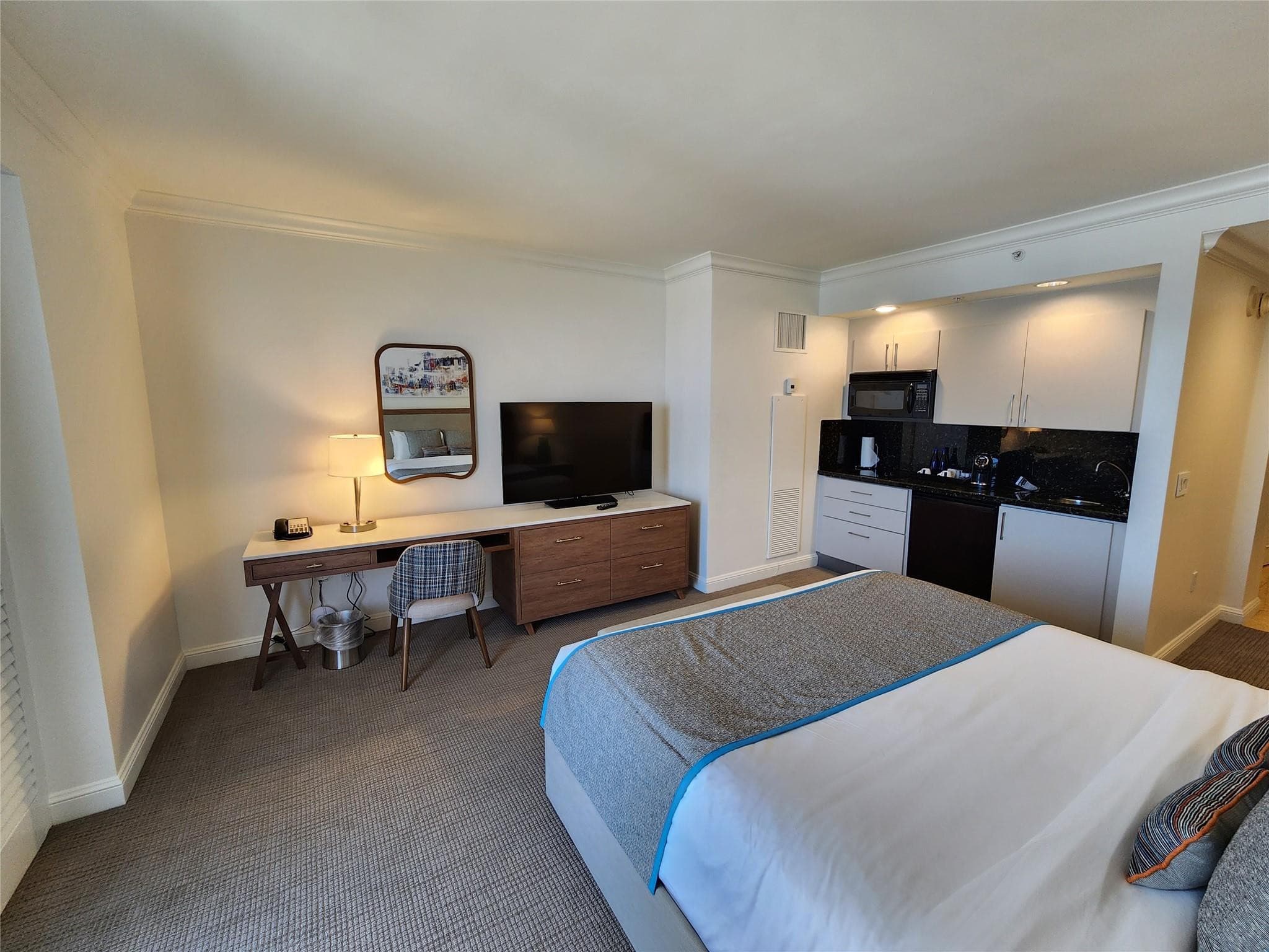 601 N Ft Lauderdale Bch Boulevard 1116, Fort Lauderdale, FL 33304 — photo 3 of 16
