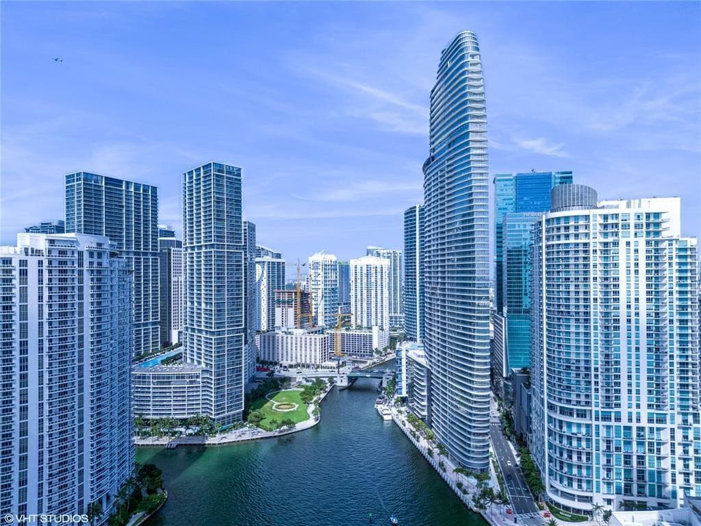 300 Biscayne Blvd Way 2508, Miami, FL 33131 — photo 2 of 35