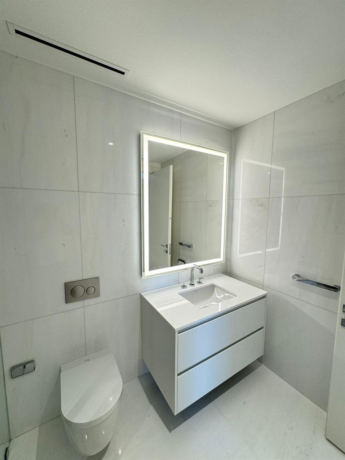 300 Biscayne Blvd Way 2508, Miami, FL 33131 — photo 25 of 35