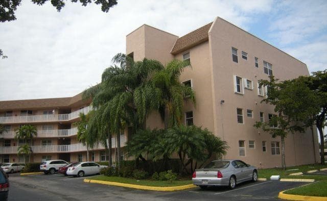 2521 NW 104th Avenue 402, Sunrise, FL 33322 — photo 4 of 17