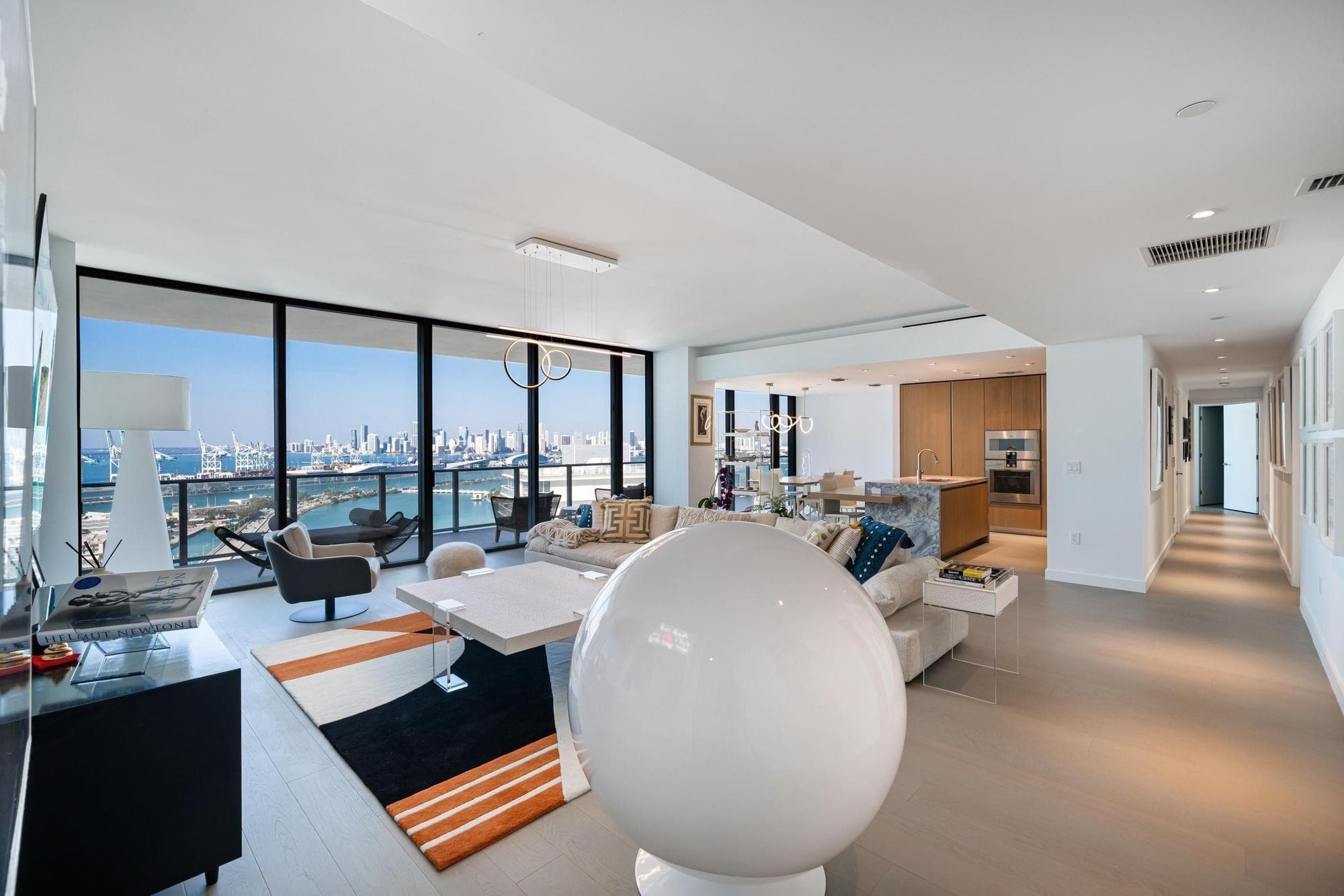 Condominium in Miami Beach — photo 1 of 41